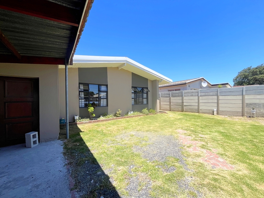 To Let 3 Bedroom Property for Rent in Windsor Park Estate Western Cape